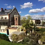 La Eugene Hotel