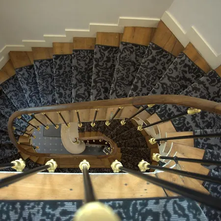 فندق La Eugene إيبيرني