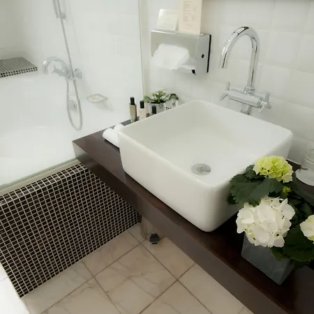 Hotel La Eugene 5*